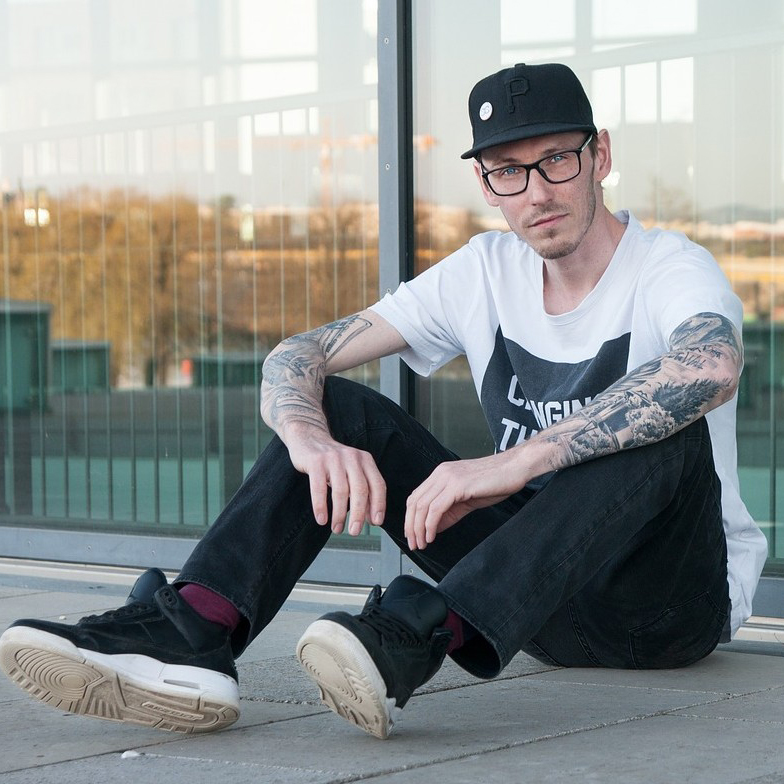 portrait-5115894_128011